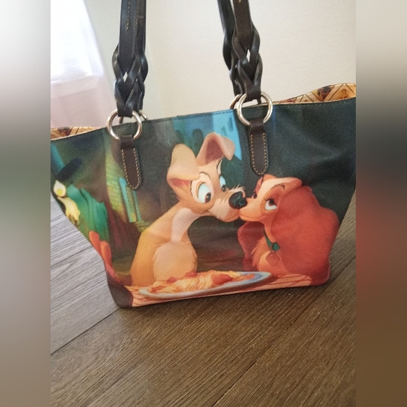 Disney Dooney & Bourke Lady And The Tramp Tote 2018 - Picture 7 of 16